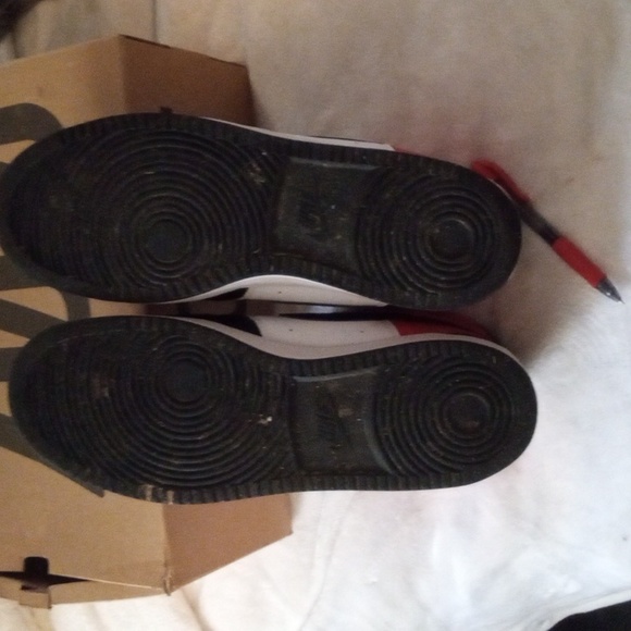 Nike Mens 13 Court Vision Shoes Mid 2021 Red Black White DM1186-600 - Picture 2 of 4